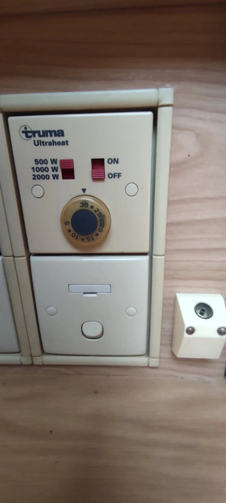 Каравана Bailey Senator, снимка 17 - Каравани и кемпери - 53872291