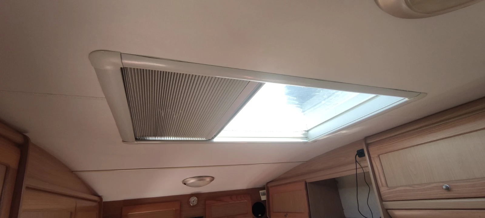 Каравана Bailey Senator, снимка 9 - Каравани и кемпери - 53872291