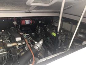 Моторна яхта Proline 33express, снимка 6