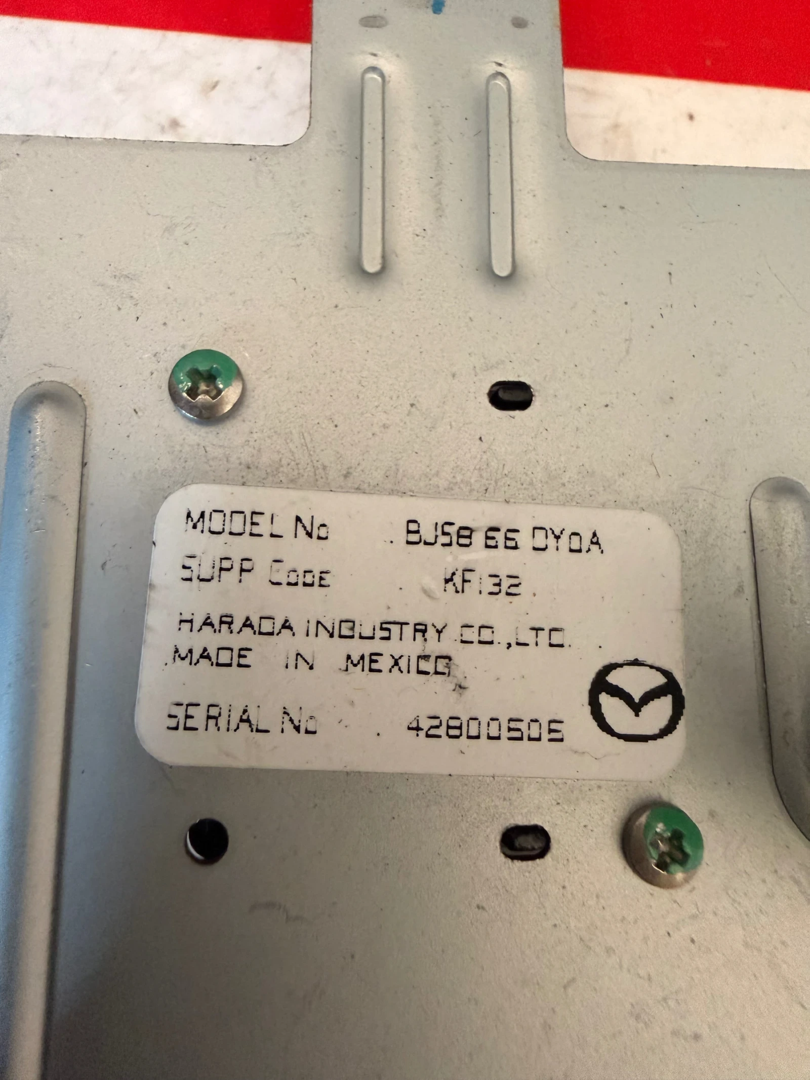 BJ5866DY0A Антена   MAZDA 3  2015 BJ5866DY0A , снимка 3 - Части - 55311486