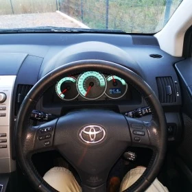 Toyota Corolla verso, снимка 9