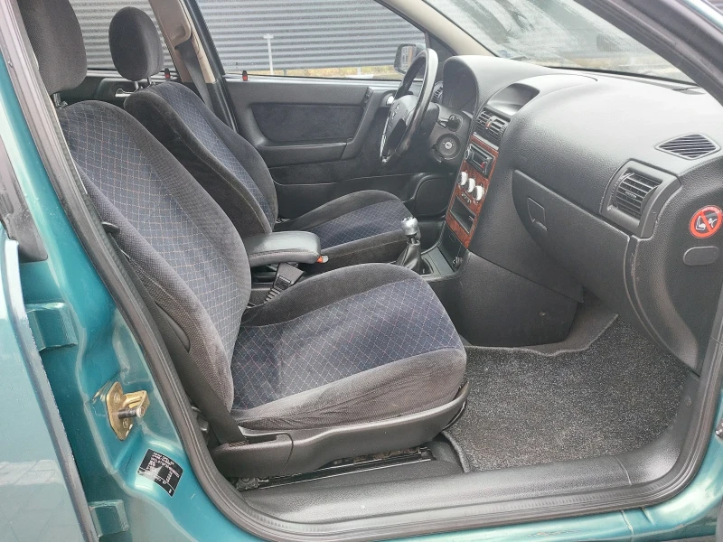 Opel Astra, снимка 10 - Автомобили и джипове - 48268206