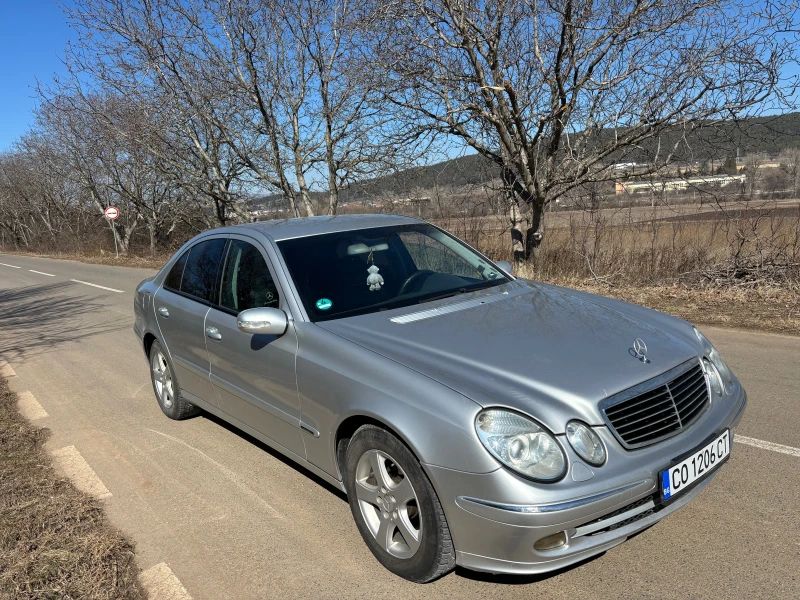 Mercedes-Benz E 220 2.2 CDI, снимка 2 - Автомобили и джипове - 49389676