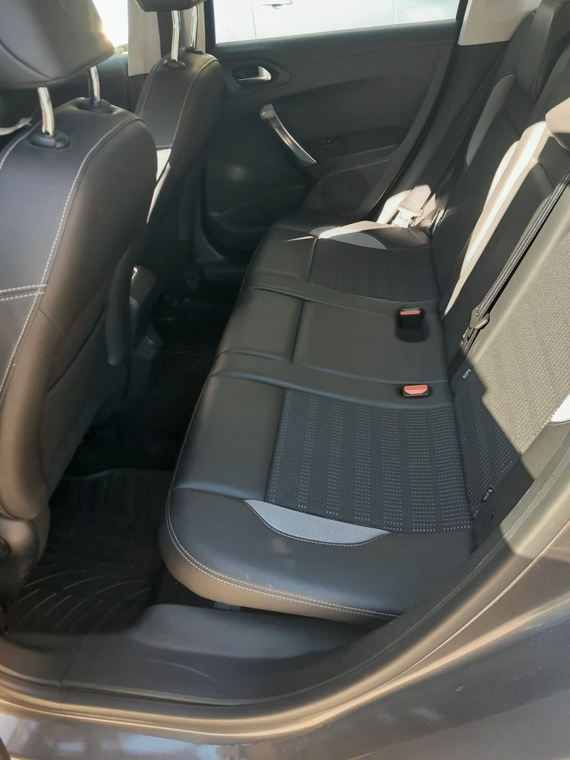 Peugeot 2008, снимка 6 - Автомобили и джипове - 52146116