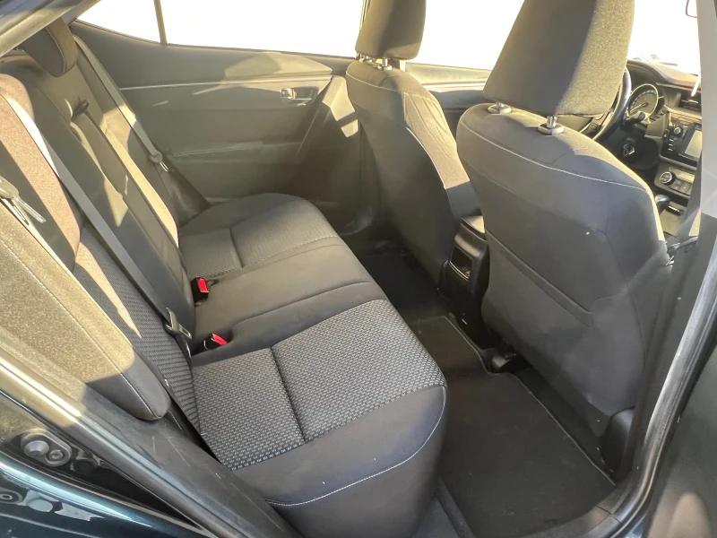 Toyota Corolla 1.6 i , снимка 9 - Автомобили и джипове - 52794716