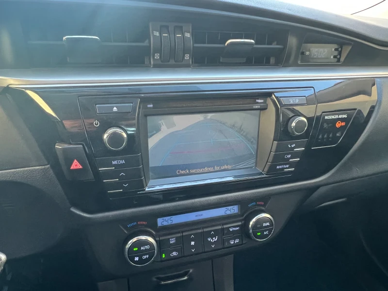 Toyota Corolla 1.6 i , снимка 11 - Автомобили и джипове - 52794716