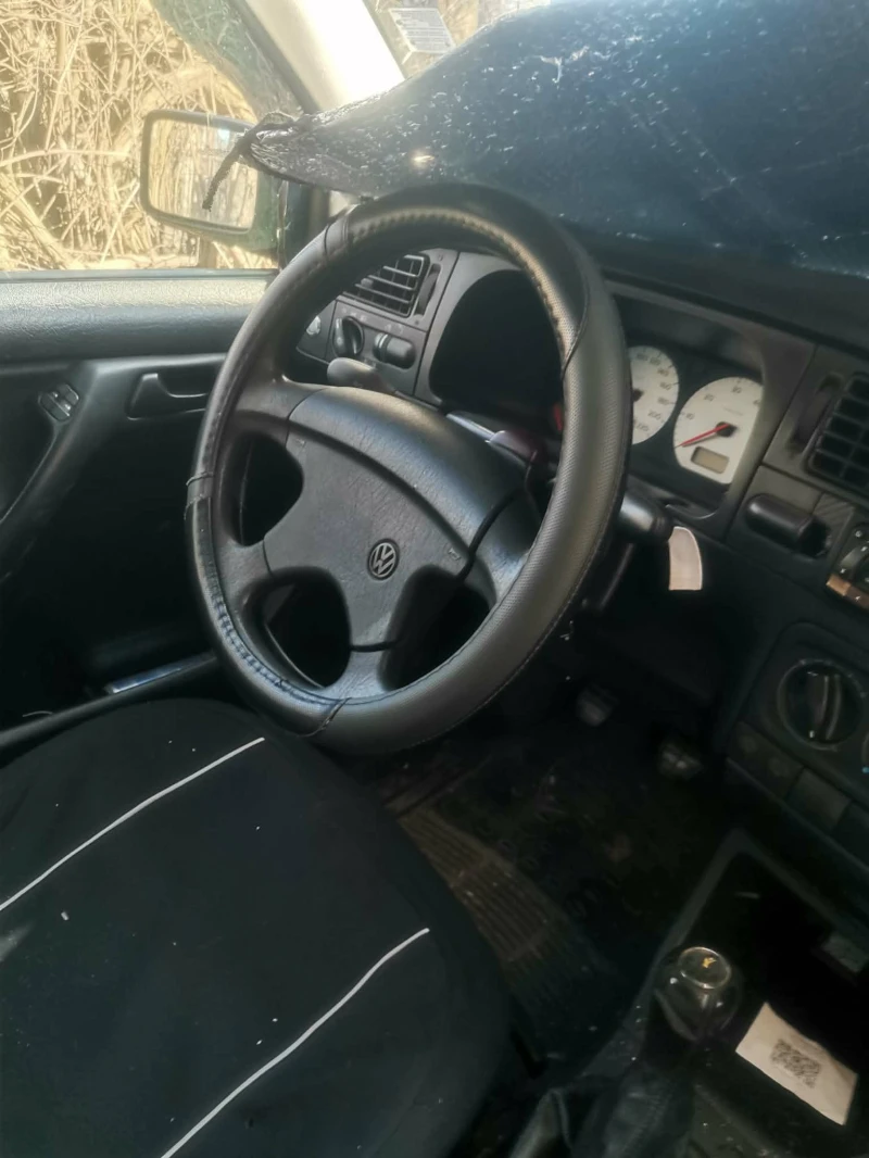 VW Golf, снимка 4 - Автомобили и джипове - 52827430