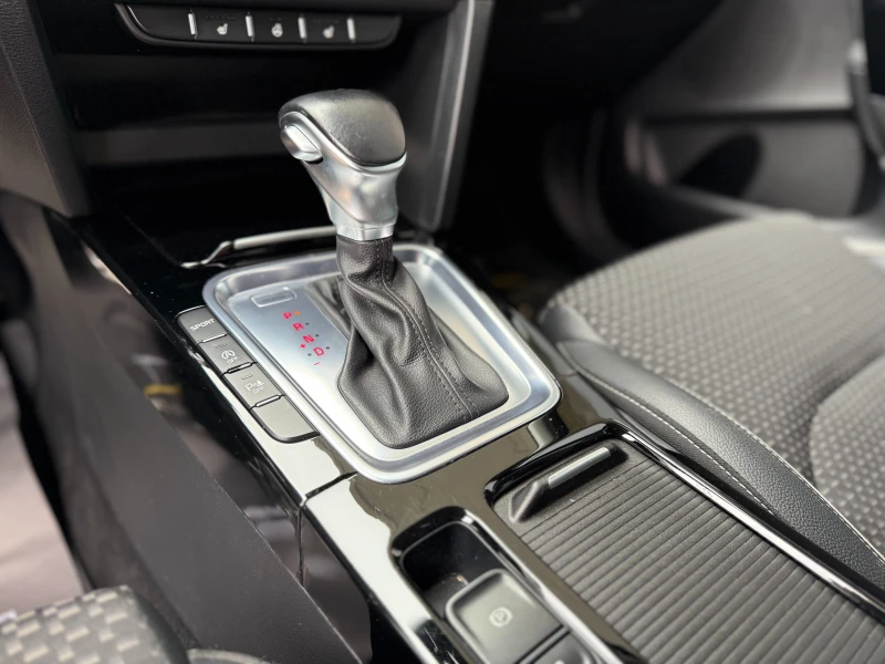 Kia Ceed 6 МЕСЕЦА ГАРАНЦИЯ/1.6CRDI 136к.с. Всички Екстри, снимка 13 - Автомобили и джипове - 53527068