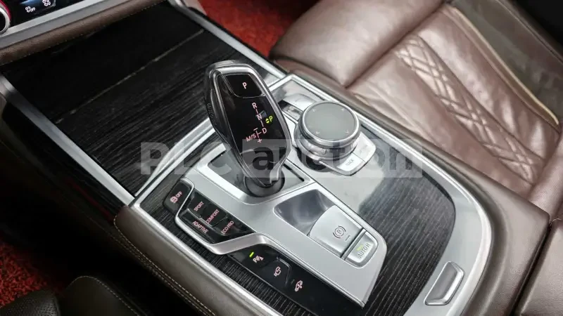 BMW 730 M Packet* следене на ленти* подгреви, снимка 9 - Автомобили и джипове - 54055290