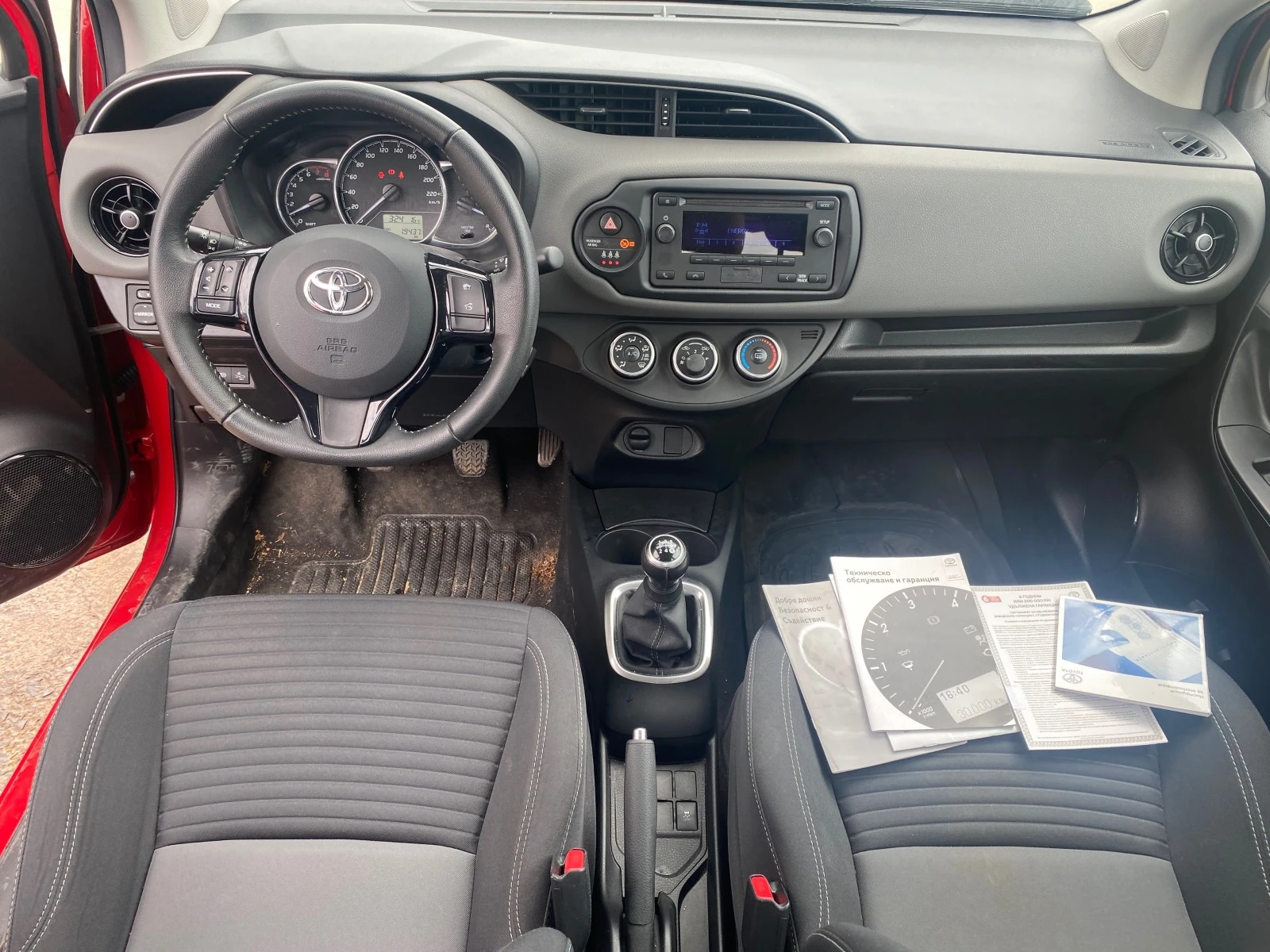 Toyota Yaris 1.0i - изображение 7