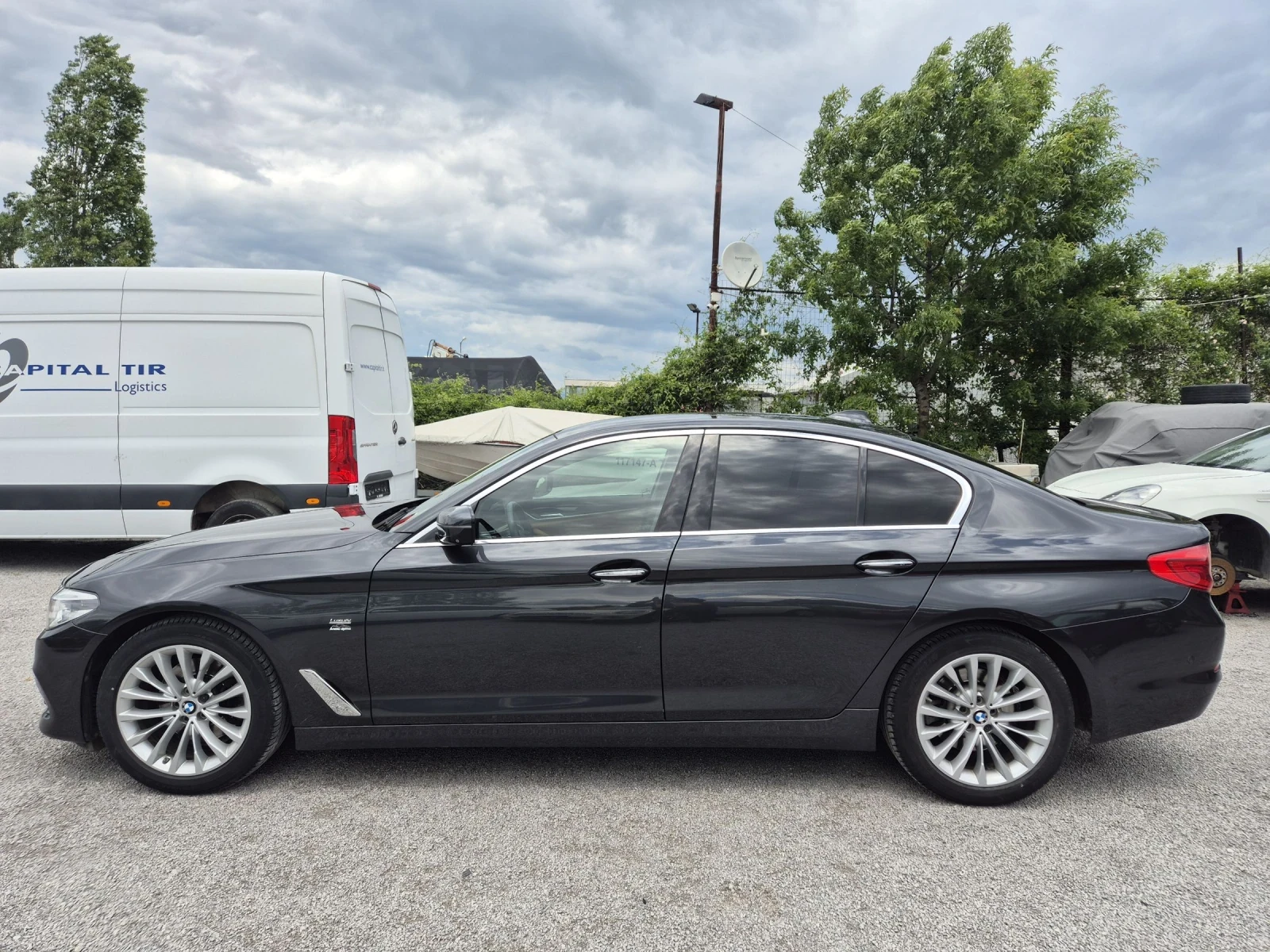 BMW 520 LUXURY///360 камери///HEAD UP///KEYLESS///LED - изображение 2