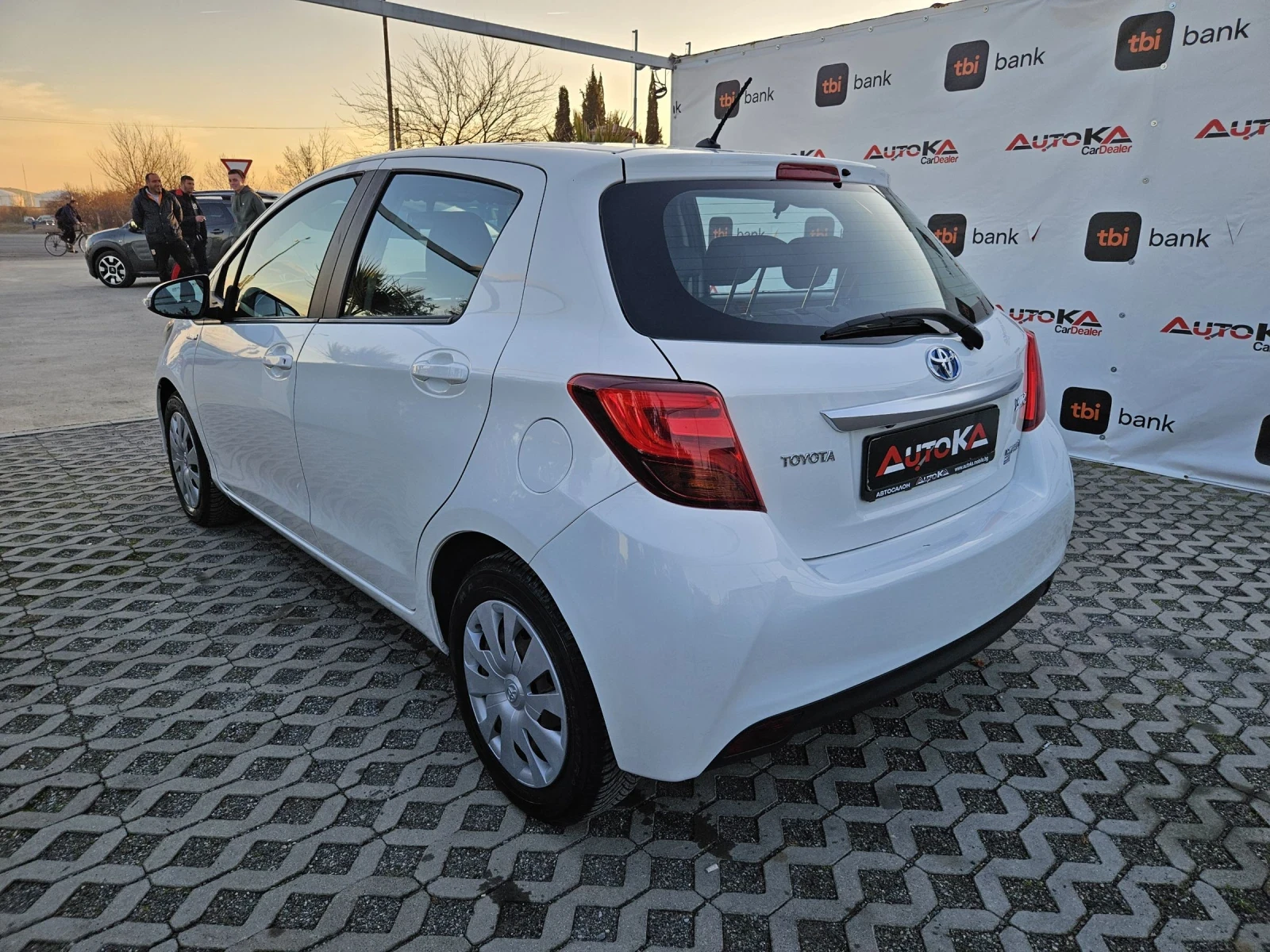 Toyota Yaris 1.5Hybrid-75кс= АВТОМАТ= КАМЕРА= EURO 6B= * ACTIVE - изображение 5