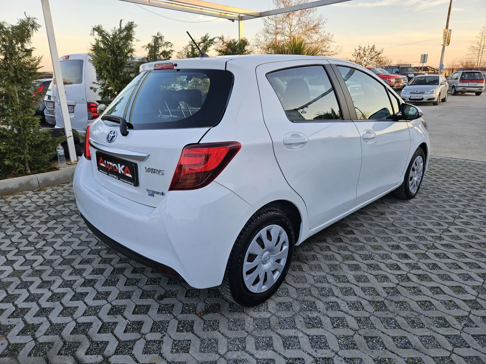 Toyota Yaris 1.5Hybrid-75кс= АВТОМАТ= КАМЕРА= EURO 6B= * ACTIVE - изображение 3