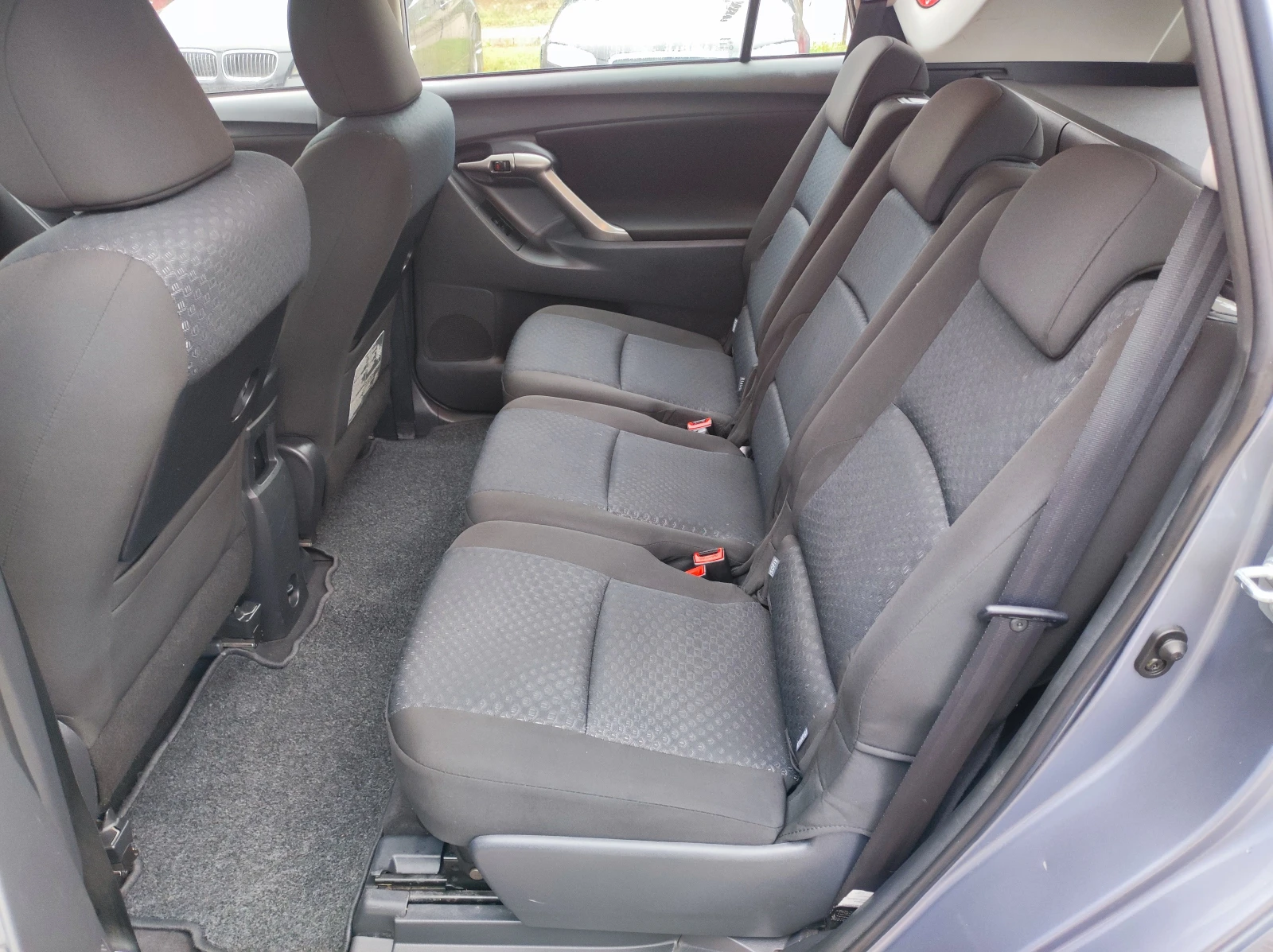Toyota Verso 2.0D4d 126hp euro5 181000km - изображение 9