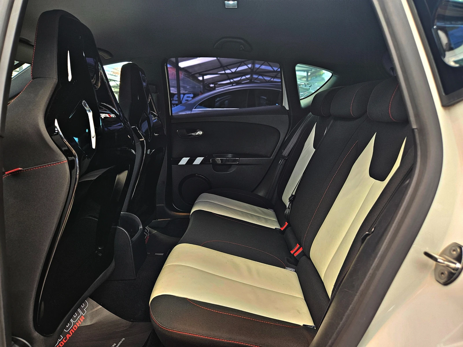 Seat Leon CUPRA/2.0T/340PS/INDIVIDUAL/TEMPOMAT/NAVI/LIZING | Mobile.bg — изображение 15