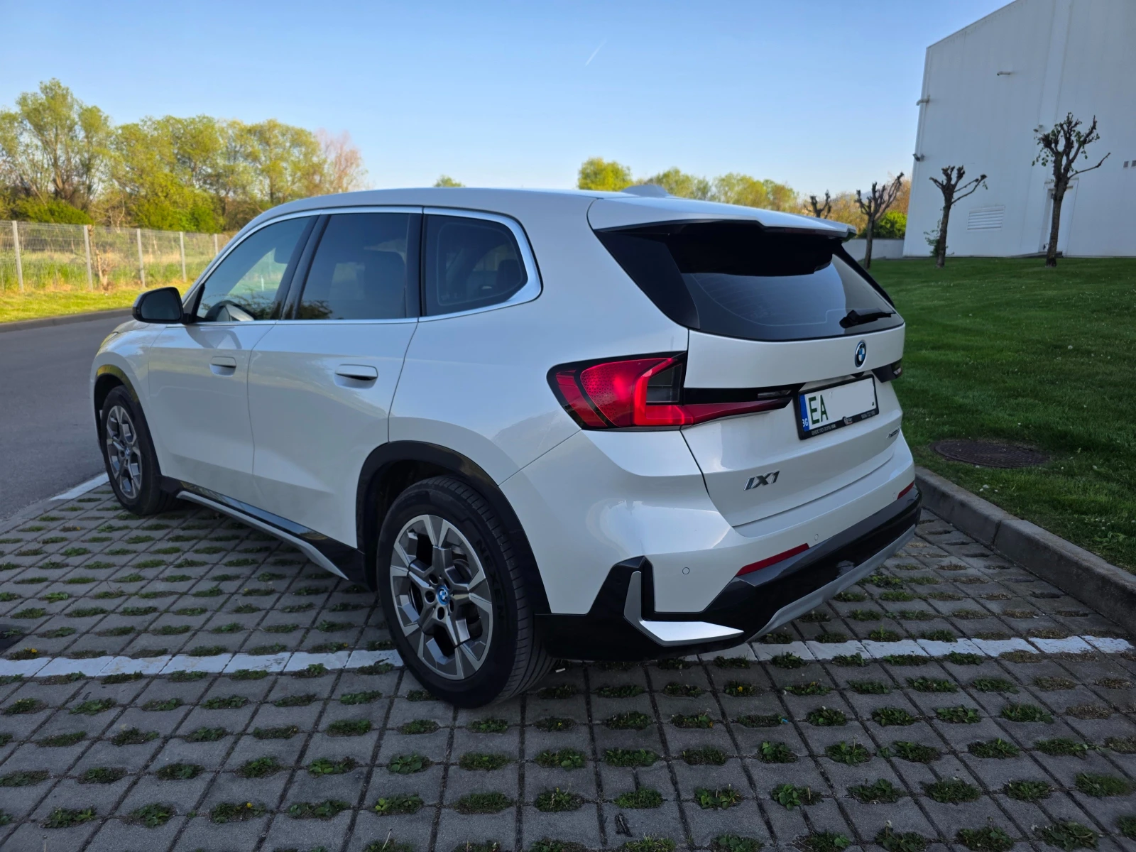BMW iX1 xDrive30 | Mobile.bg � ����������� 4