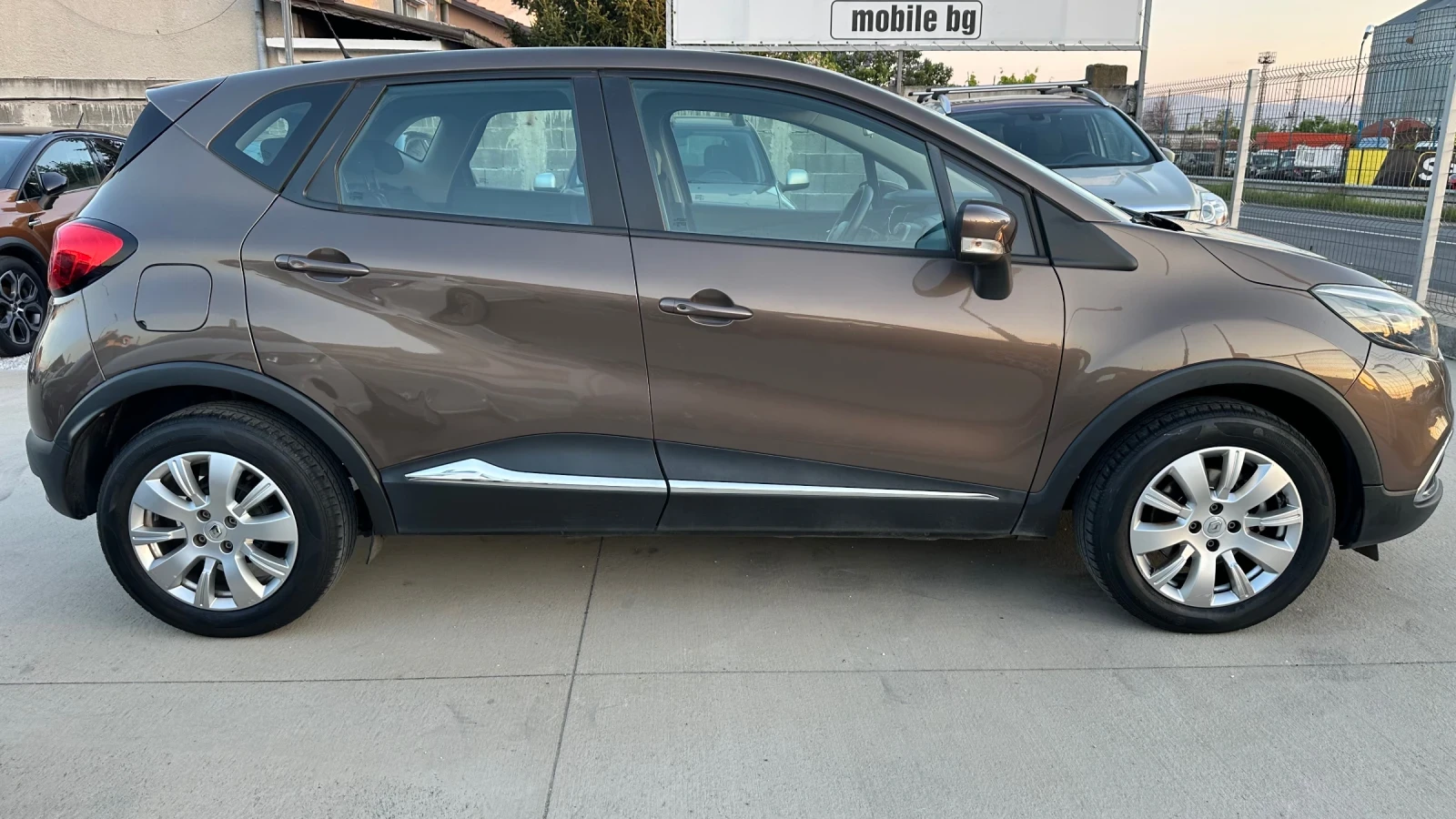 Renault Captur 1.5dci 90к. Нави! Клима! Start/stop! Keyless! , снимка 9 - Автомобили и джипове - 54429991