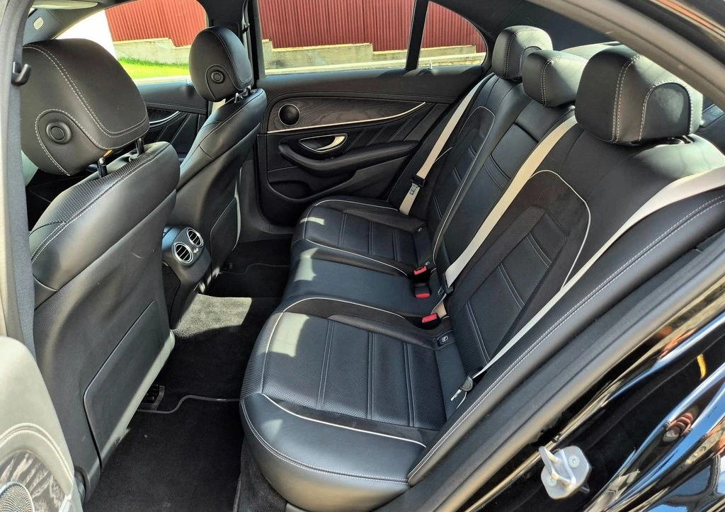 Mercedes-Benz E 63 AMG S 4Matic+ , снимка 8 - Автомобили и джипове - 54734776