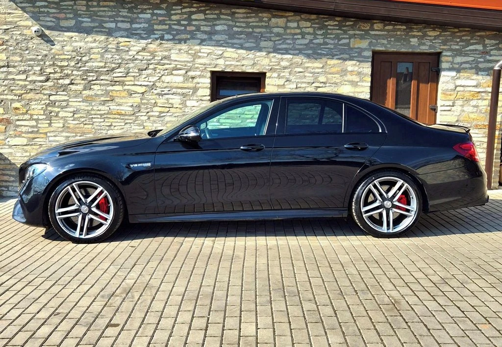 Mercedes-Benz E 63 AMG S 4Matic+ , снимка 3 - Автомобили и джипове - 54734776