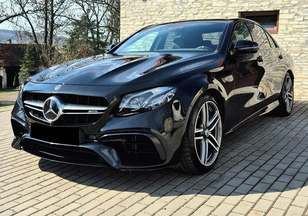 Mercedes-Benz E 63 AMG S 4Matic+ , снимка 4 - Автомобили и джипове - 54734776