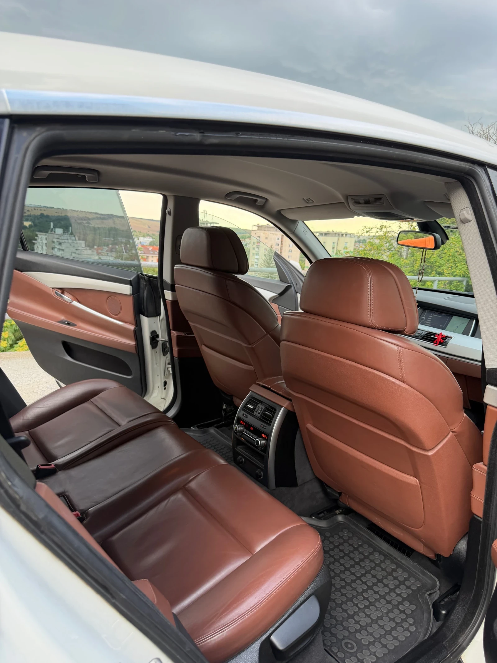BMW 5 Gran Turismo, снимка 10 - Автомобили и джипове - 55344603