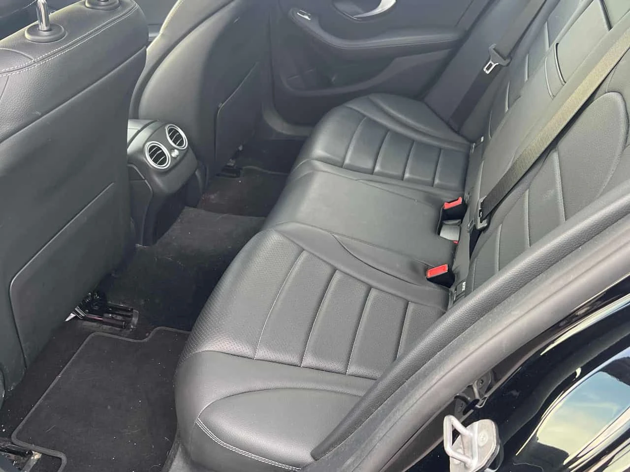 Mercedes-Benz C 300 * Един собственик * Без инциденти * CARFAX * , снимка 12 - Автомобили и джипове - 55483360