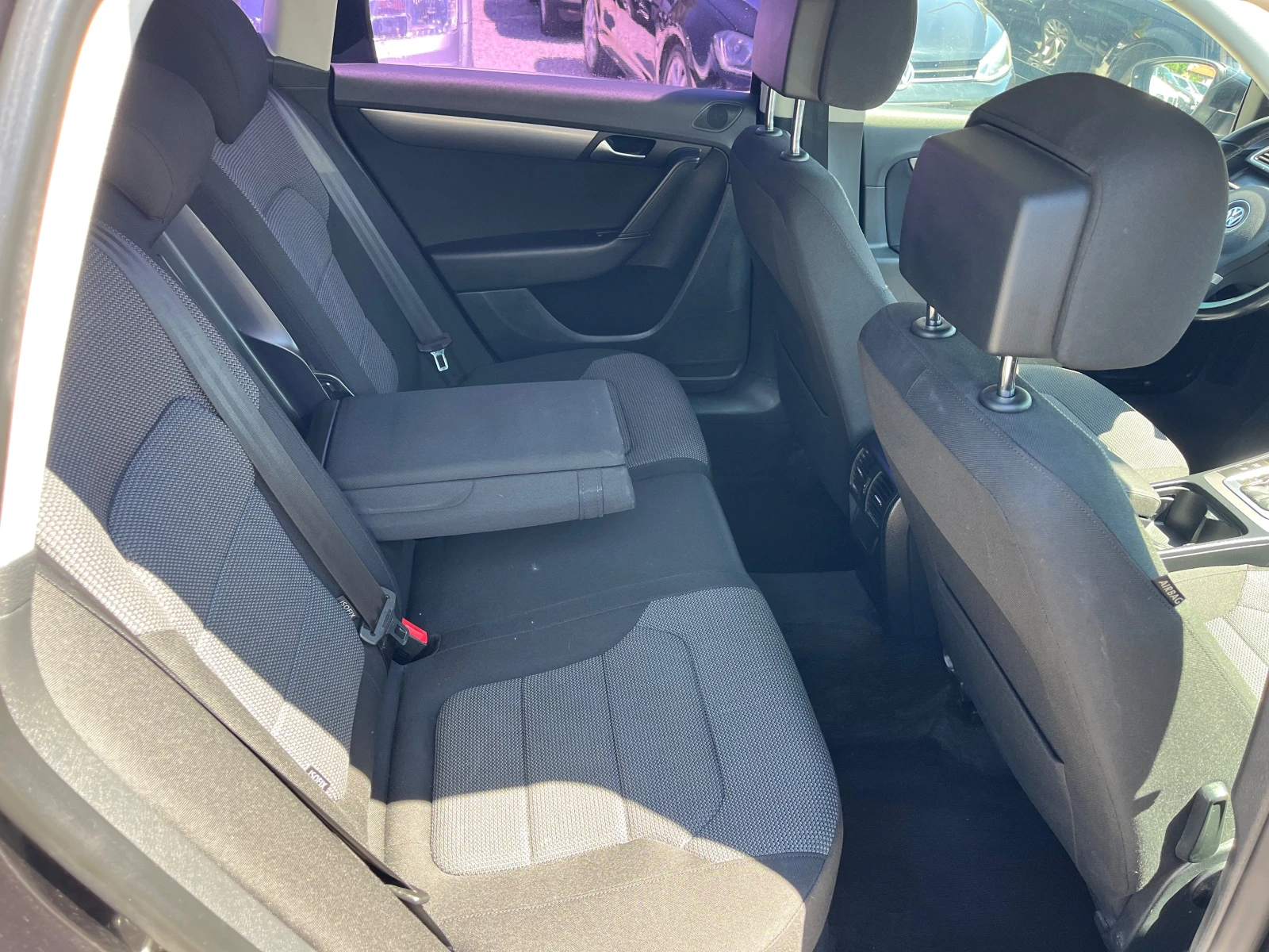 VW Passat 2.0TDI, снимка 8 - Автомобили и джипове - 55510230