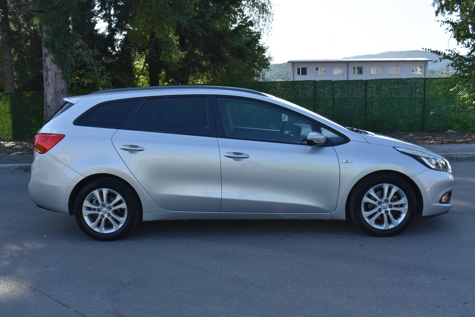 Kia Ceed 1.6GRDI/110kc-ITALY-ОТЛИЧНА!!!, снимка 4 - Автомобили и джипове - 55645446