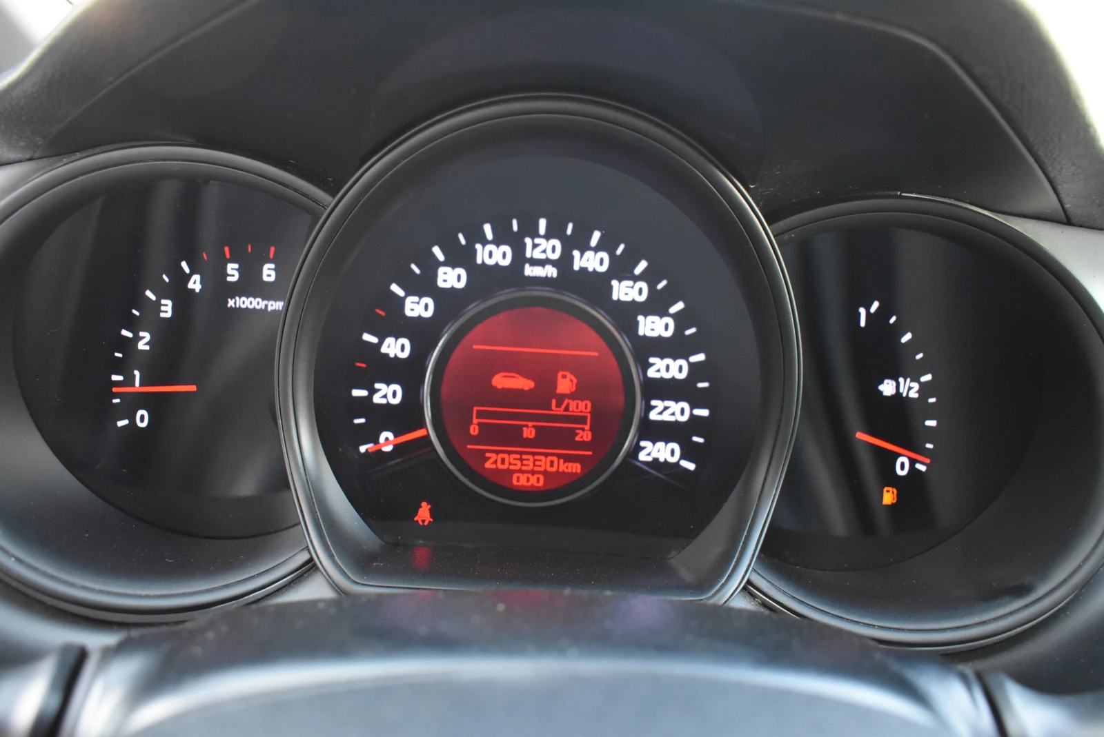 Kia Ceed 1.6GRDI/110kc-ITALY-ОТЛИЧНА!!!, снимка 16 - Автомобили и джипове - 55645446