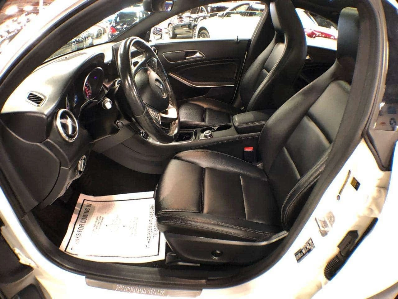 Mercedes-Benz CLA 250 * 4MATIC LEATHER PAN/ROOF NAV B/SPOT CAMERА, снимка 14 - Автомобили и джипове - 56213840