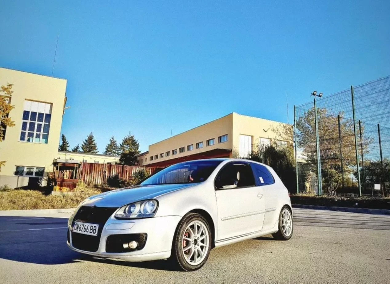 VW Golf, снимка 4 - Автомобили и джипове - 56450654
