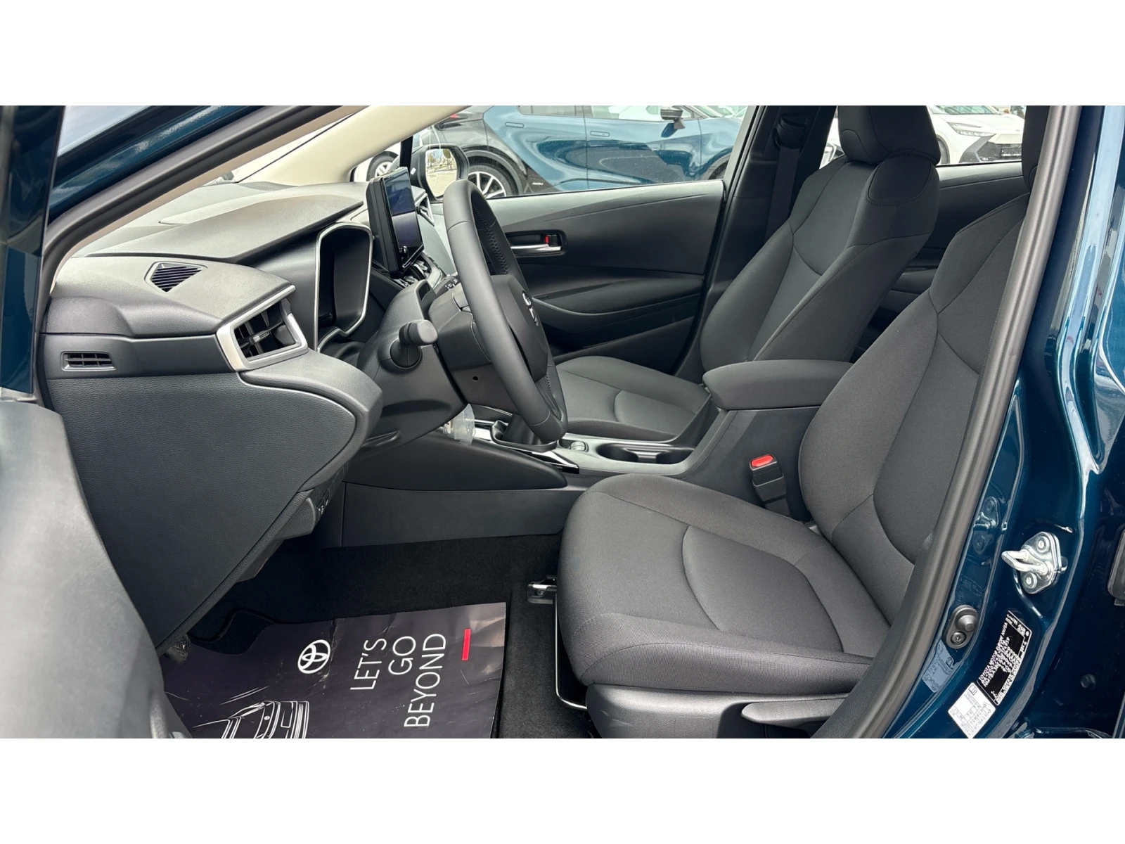 Toyota Corolla SEDAN 1.5 6MT 123�.�, ������� ������ �� 108   | Mobile.bg � ����������� 6