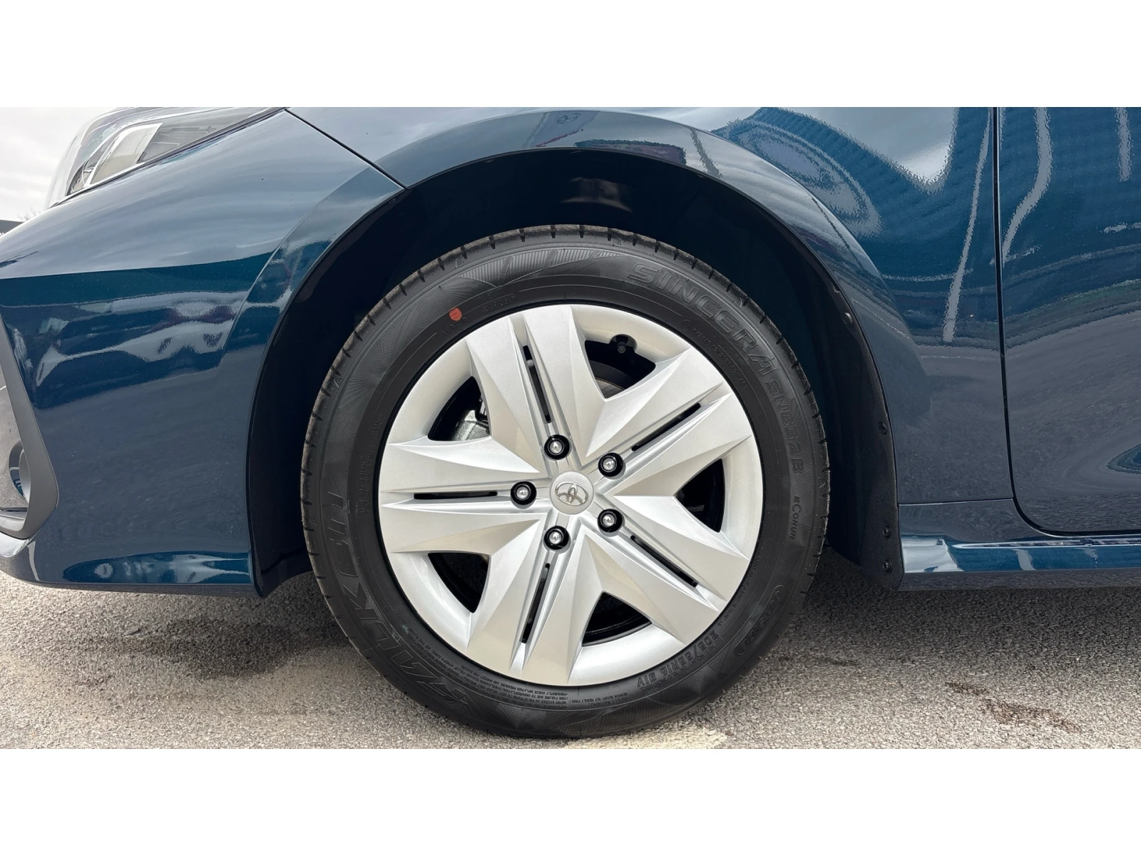 Toyota Corolla SEDAN 1.5 6MT 123�.�, ������� ������ �� 108   | Mobile.bg � ����������� 15