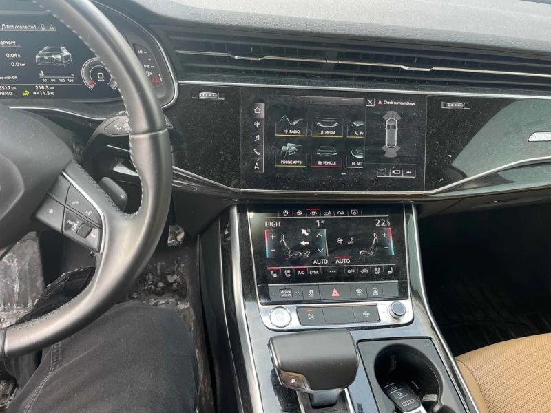 Audi Q8 * Progressiv * DISTRONIC * CARFAX * , снимка 9 - Автомобили и джипове - 53249606