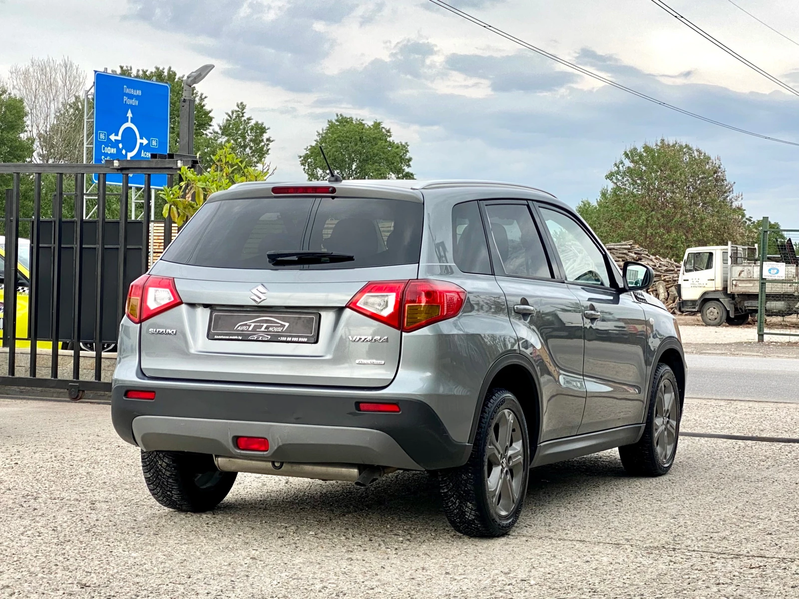 Suzuki Vitara AllGrip* Distronic* Camera*  - изображение 2