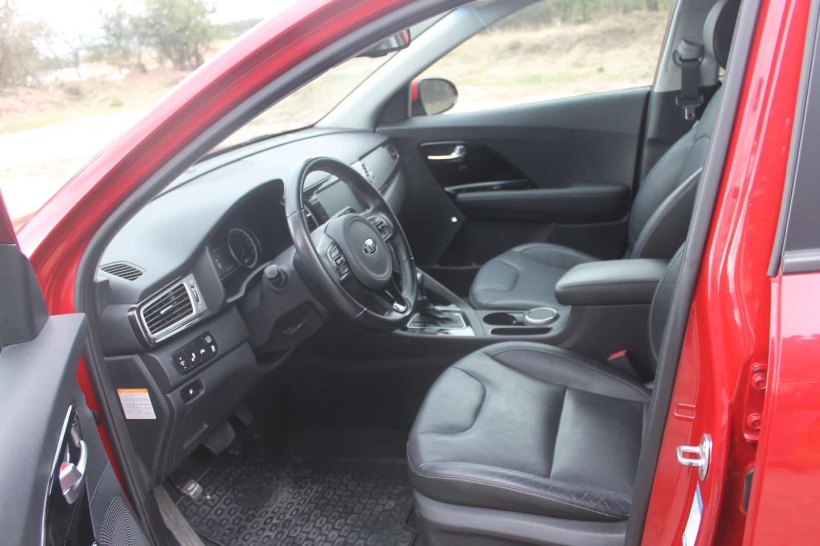 Kia Niro 140000 км. ИТАЛИЯ, НОВ ВНОС, EVRO 6D - изображение 9