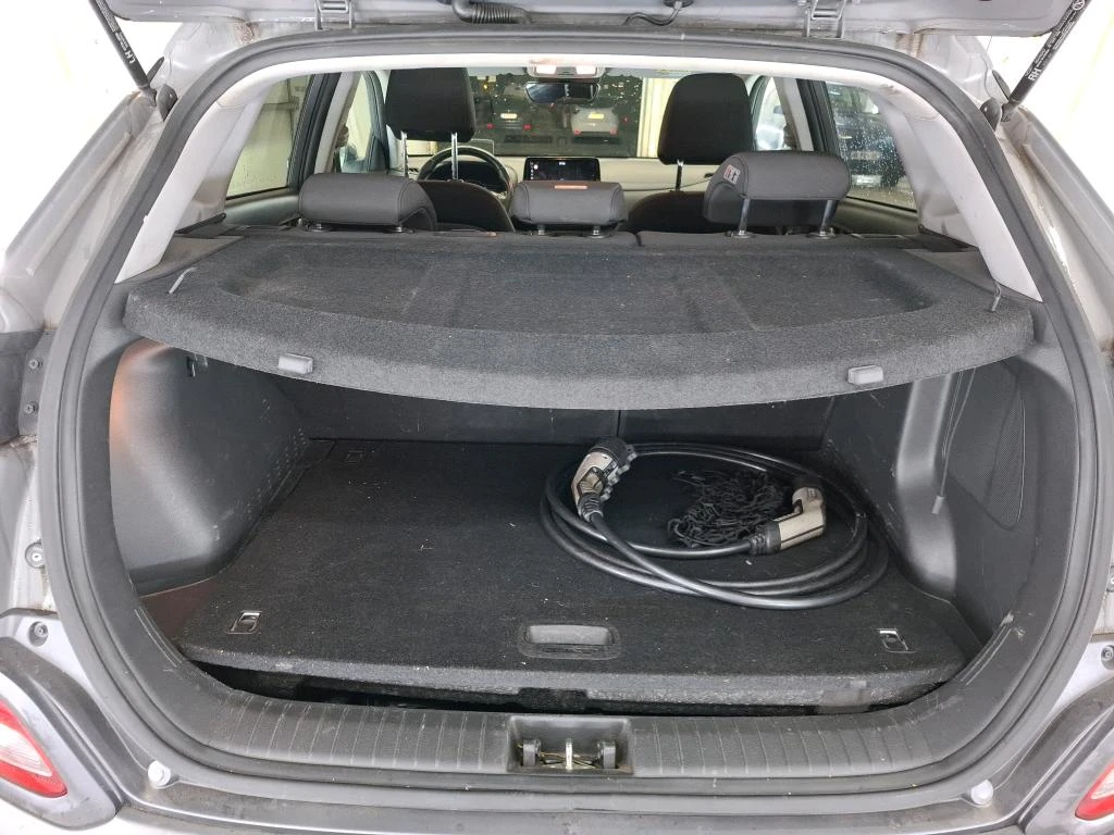 Hyundai Kona 39 kWh Creative, снимка 6 - Автомобили и джипове - 53814737