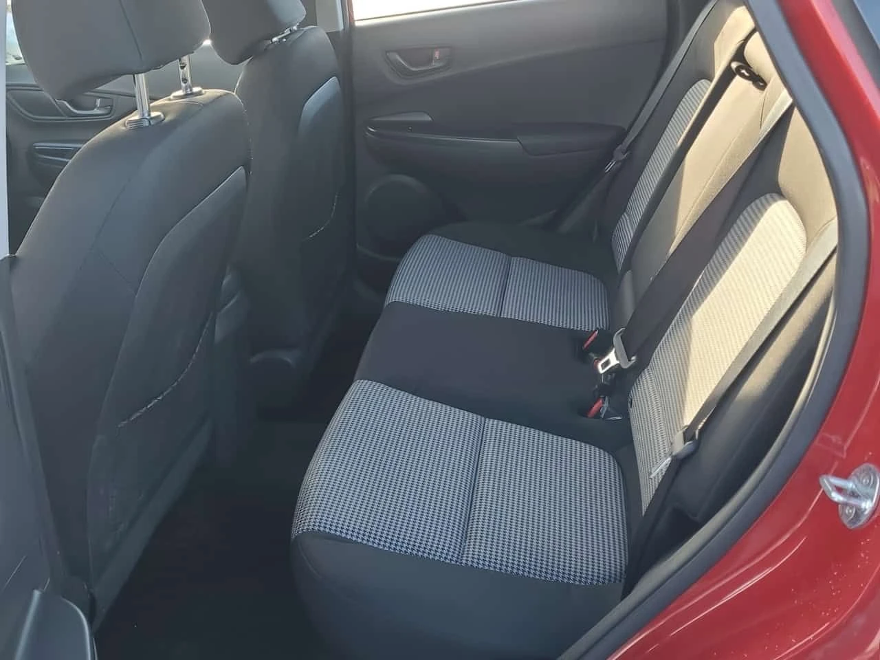 Hyundai Kona * 2.0L Essential FWD* 2 �����* �������* KEYLESS*  | Mobile.bg � ����������� 16