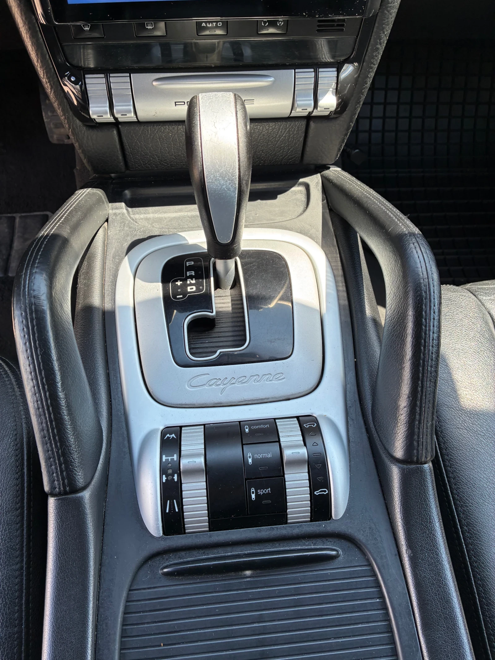 Porsche Cayenne TURBO, снимка 8 - Автомобили и джипове - 54425943