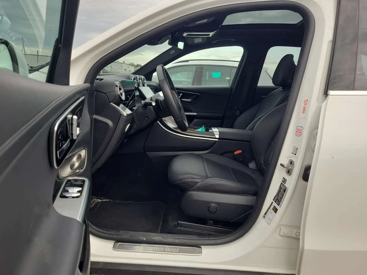 Mercedes-Benz GLC * 300 * АВТОКРЕДИТ БЕЗ ПЪРВОНАЧАЛНА ВНОСКА* , снимка 2 - Автомобили и джипове - 54668188