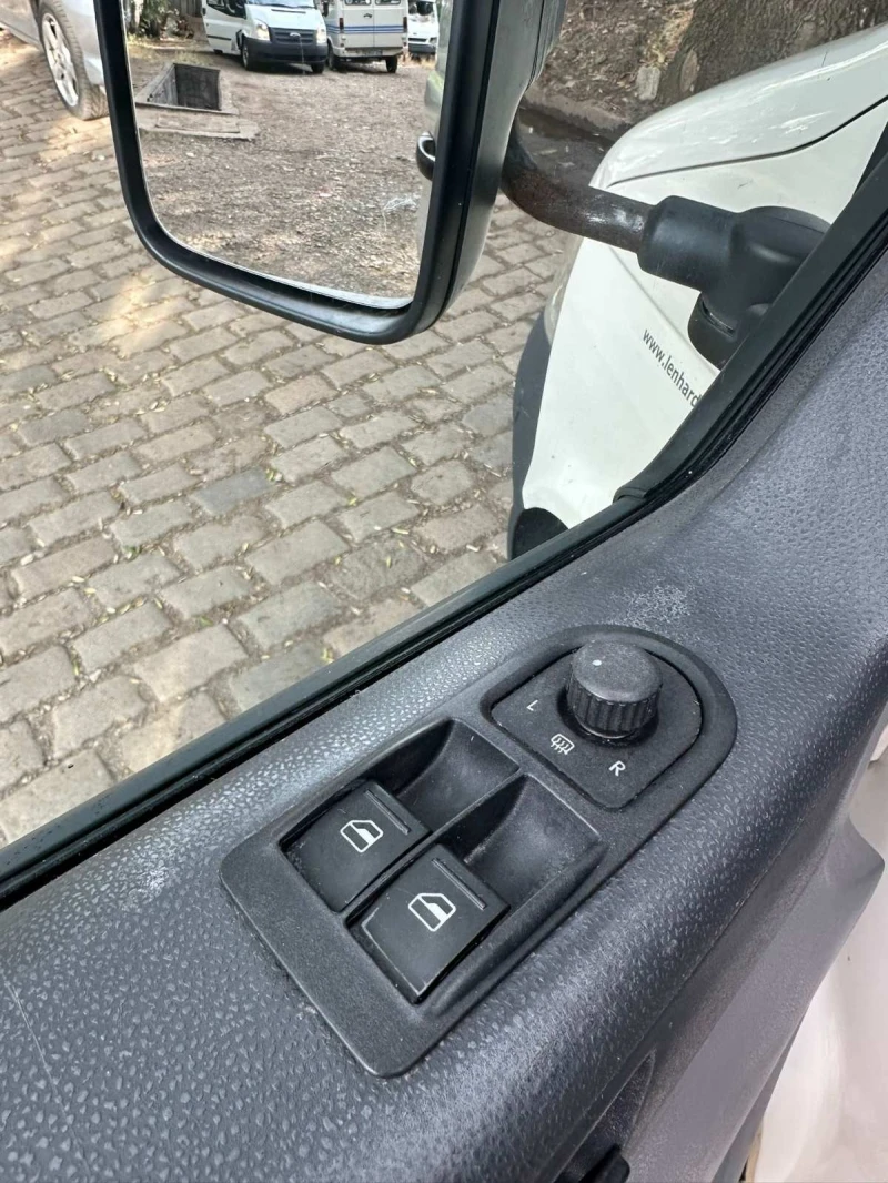 VW T5 2, 5 TDi 4motion, снимка 9 - Бусове и автобуси - 50967212