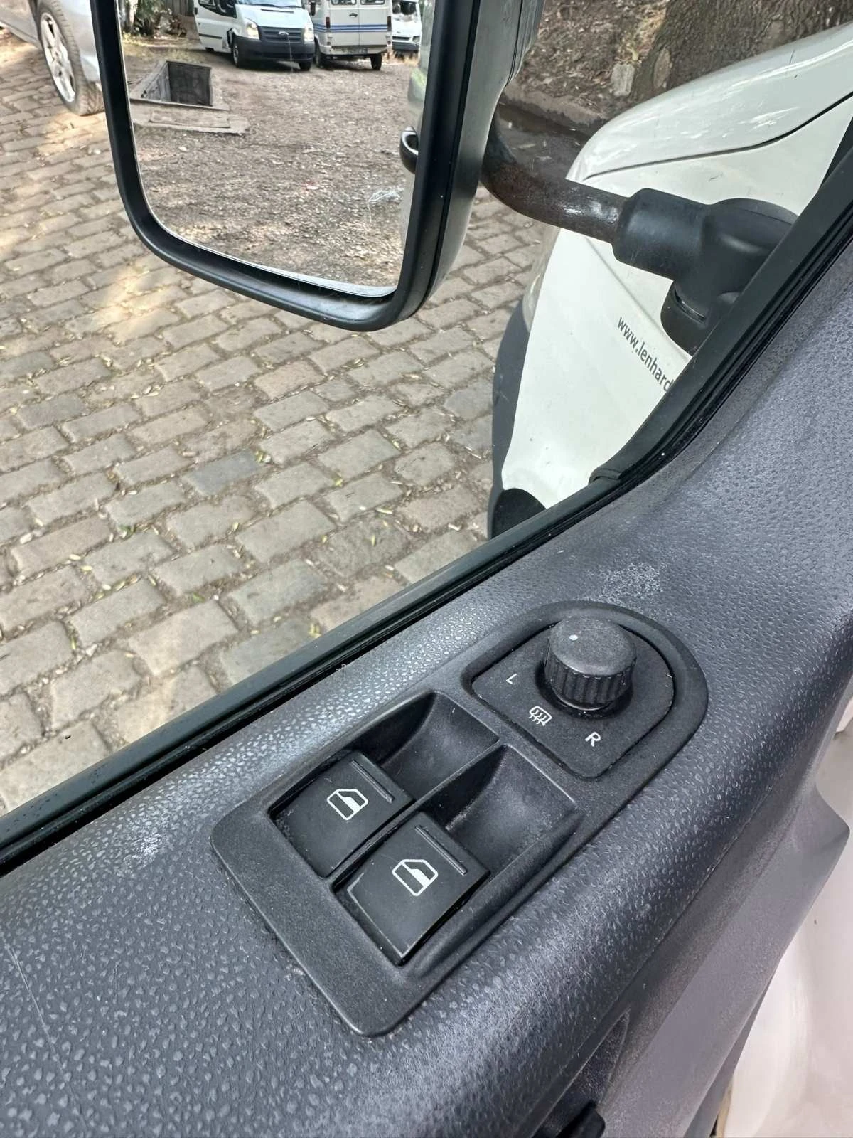 VW T5 2, 5 TDi Synchro - изображение 9