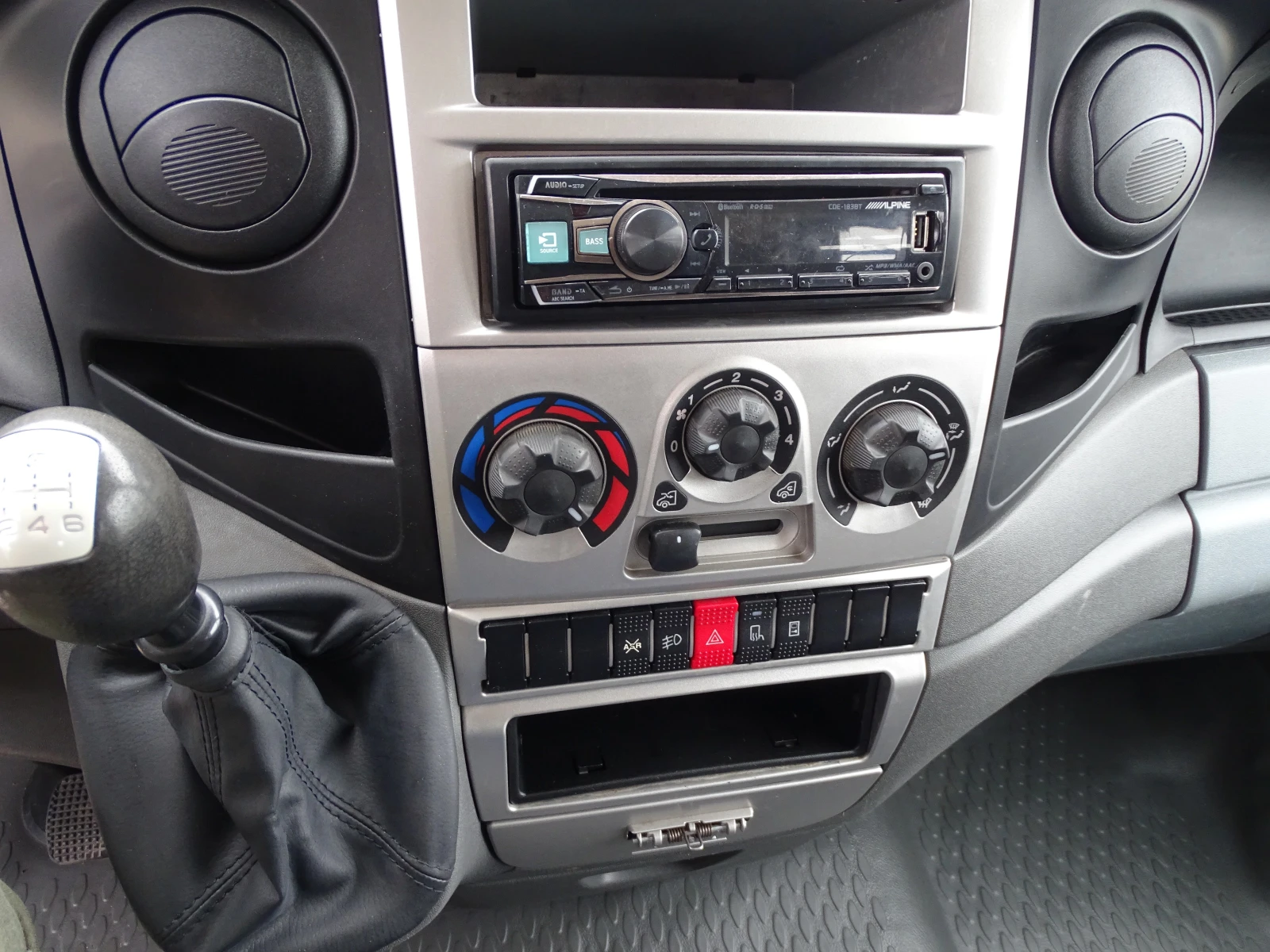 Iveco 35c15 3.0HPI  КАТ. * Б* 7-места - изображение 9
