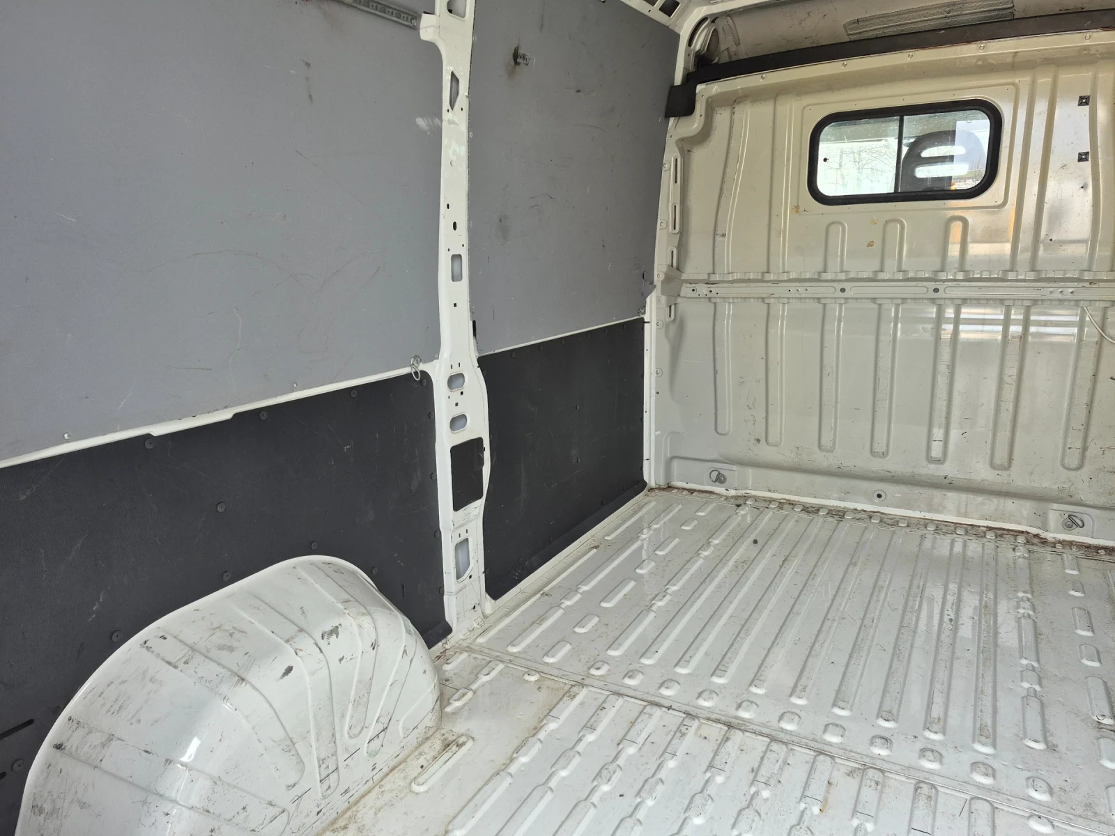 Peugeot Boxer КАТО НОВ, снимка 16 - Бусове и автобуси - 53972557