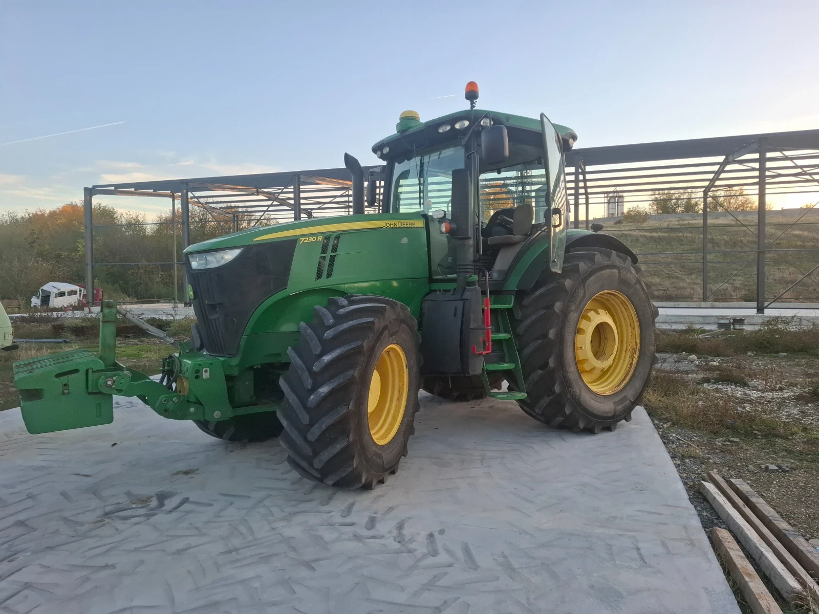 Трактор John Deere 7230r - изображение 2