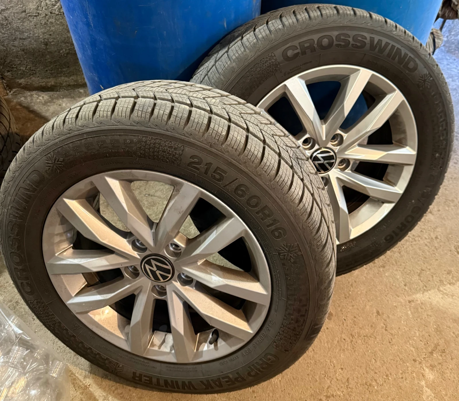 Гуми с джанти Други 215/60R16, снимка 2 - Гуми и джанти - 55290631