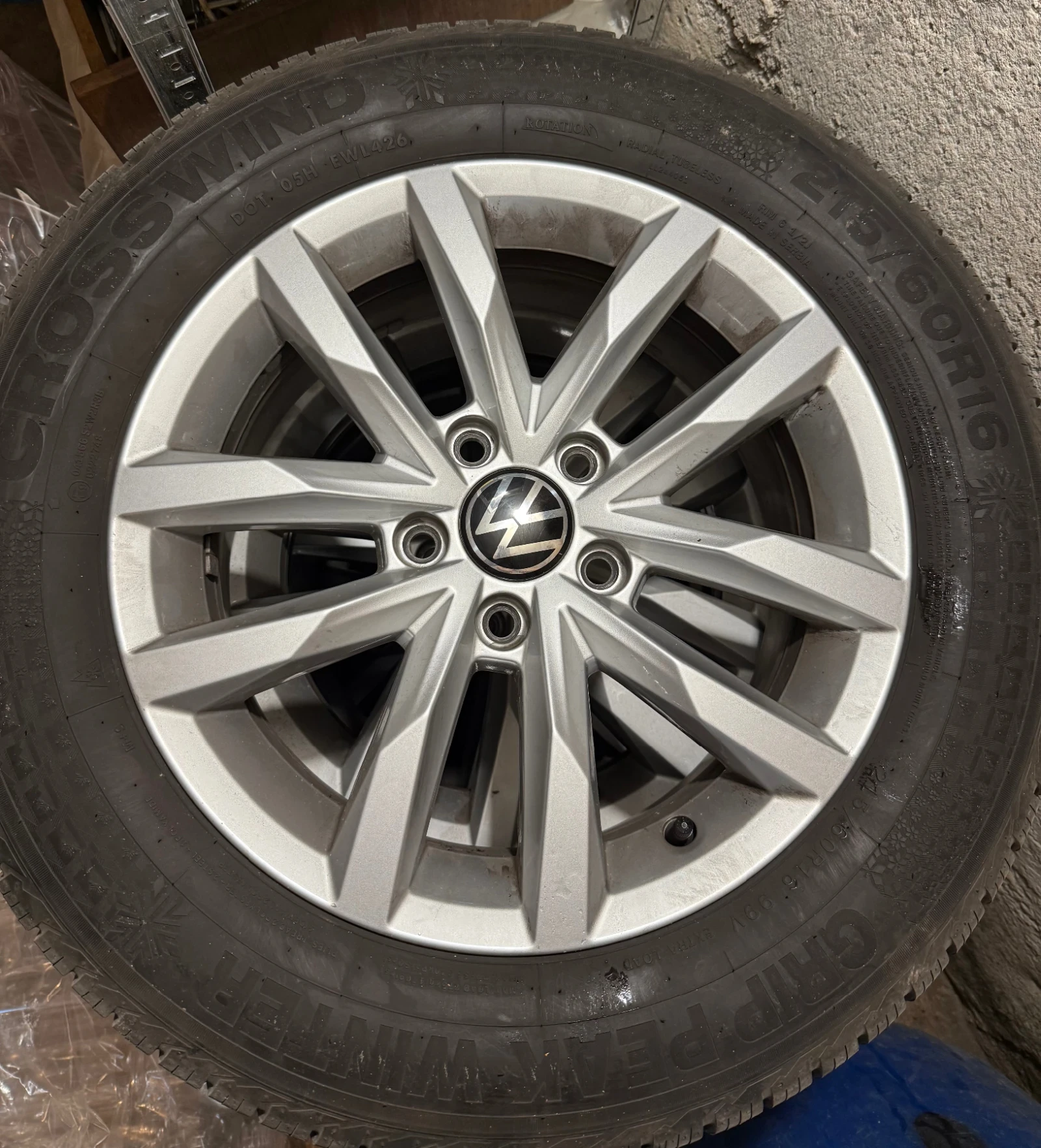 Гуми с джанти Други 215/60R16