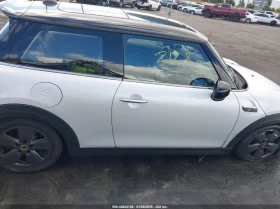 Mini Cooper Hardtop SE FWD, снимка 13