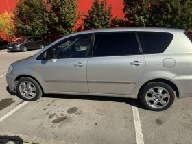  Toyota Avensis verso