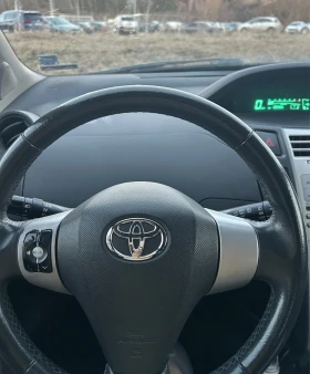 Toyota Yaris 1.4, снимка 3